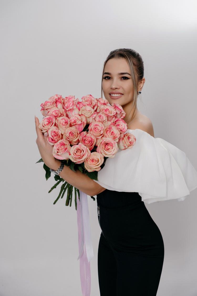 Связка голландских роз