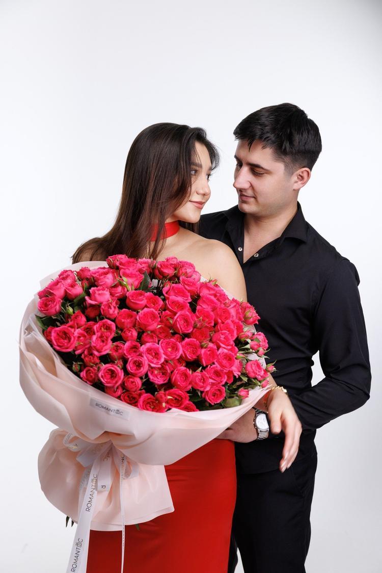 Букет из кустовых роз