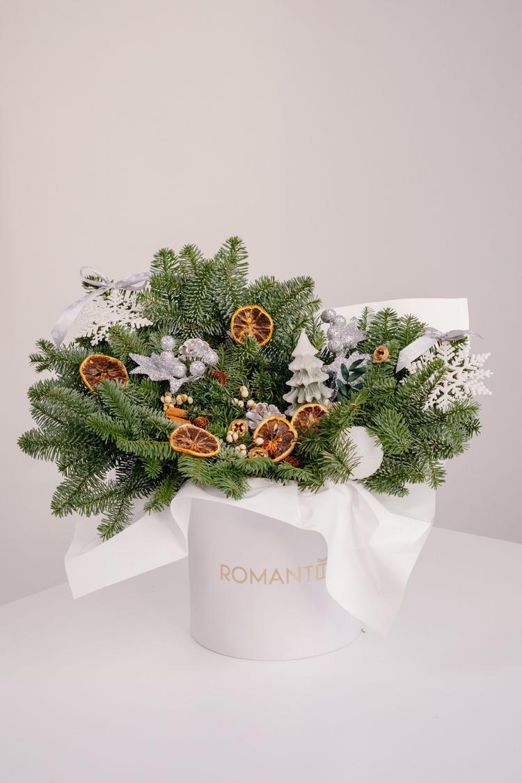 Композиция в коробке