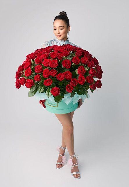 Композиция в коробке 71 роза